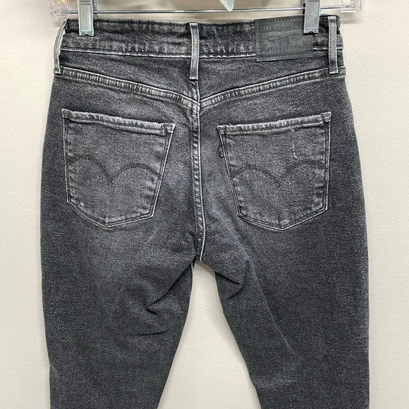 NWOT Levi’s 721 High Rise Skinny Black Wash Denim Jeans Distressed 26 - Picture 5 of 15